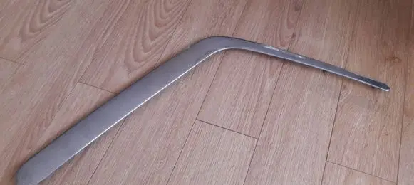 Front bumper splitter molding