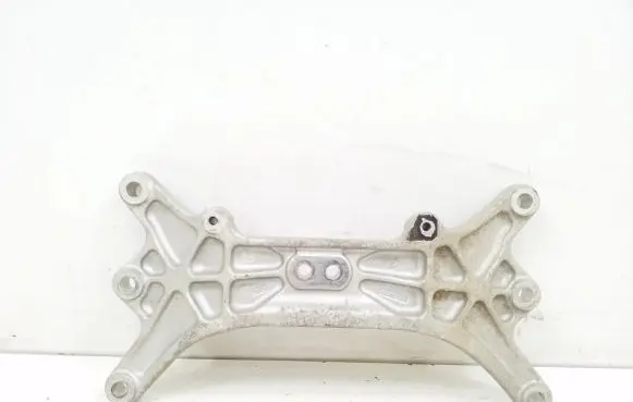 Maserati Ghibli Gearbox mounting bracket 670001738