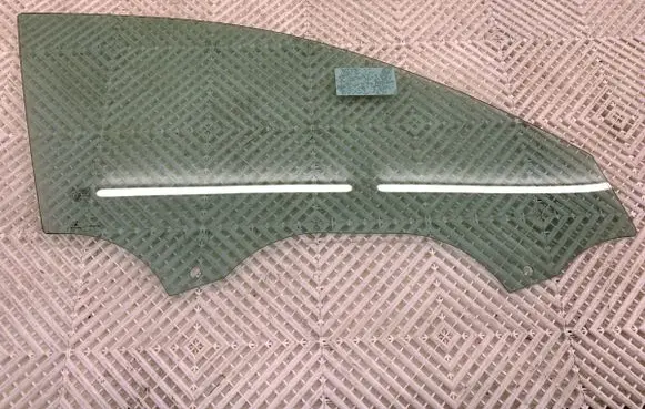 Audi A4 S4 B9 8W Front door window glass four-door 