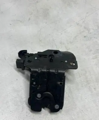 Audi TT TTS Mk2 Tailgate/trunk/boot lock/catch/latch 8P4827505C
