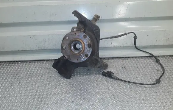 Opel Corsa D Front wheel hub spindle knuckle 