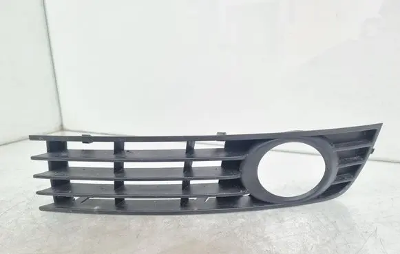 Audi A4 S4 B6 8E 8H Front fog light trim/grill 8E0807681