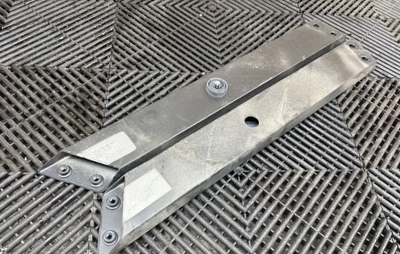 Audi A8 S8 D4 4H Radiator support slam panel bracket 4H0805862C 2914385035
