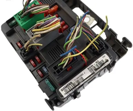 Citroen Berlingo Fuse module 9650618580 T118470002J 14900742