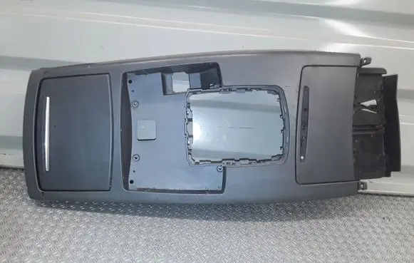 Audi A6 S6 C6 4F Center console 4F1864261