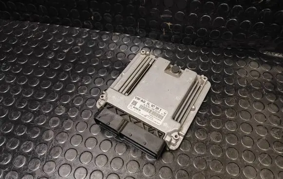 Skoda Octavia Mk3 (5E) Engine control unit/module 04L907309B 0281018510