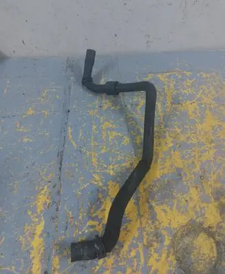 Volkswagen Touran I Coolant pipe/hose