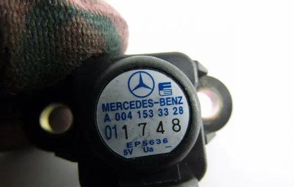 Mercedes-Benz CL C215 Air pressure sensor a0041533328