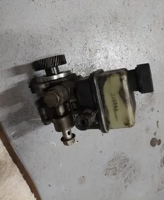 Mazda 5 Power steering pump 3711174K