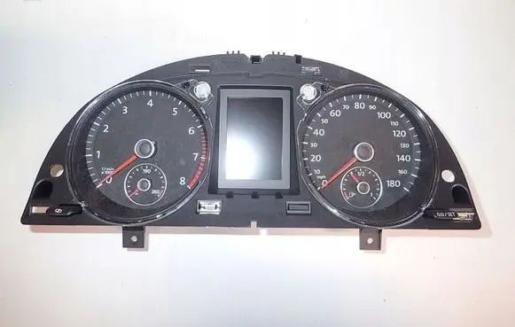 Volkswagen PASSAT CC Speedometer (instrument cluster) 3C8902970Q