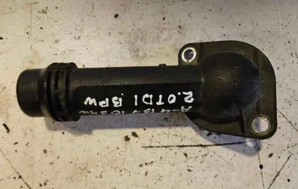 Audi A4 S4 B6 8E 8H Engine coolant pipe/hose 038121121B