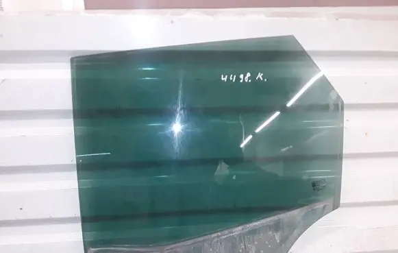 Opel Meriva B Rear door window glass 