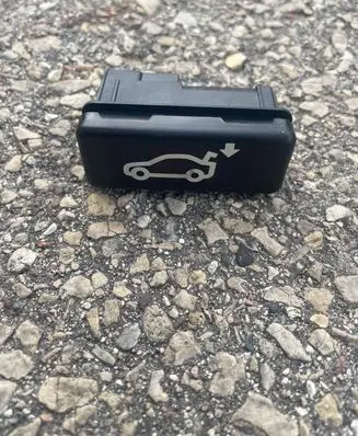 BMW 5 E60 E61 Tailgate/boot open switch button 8375580