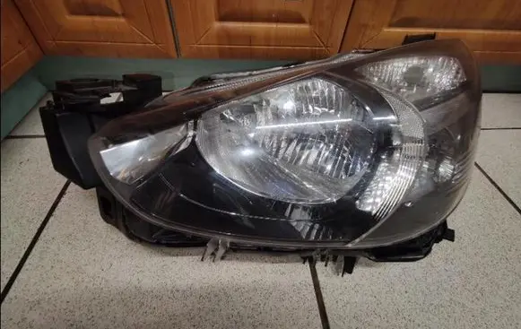 Mazda 2 Headlight/headlamp DB5J51040