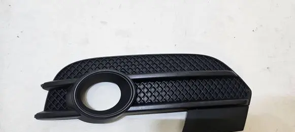 Audi Q3 8U Front bumper lower grill 8U0807681A
