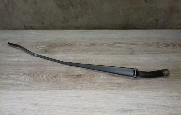 Volvo V70 Front wiper blade arm 8624246 8624269