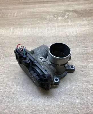 Toyota Auris 150 Throttle body valve 261000N030