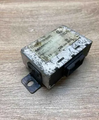 Audi 100 S4 C4 Alarm control unit/module 4A0951173