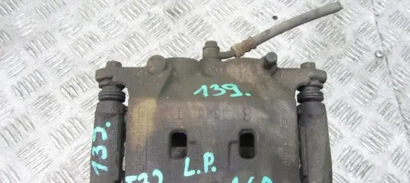 Nissan X-Trail T32 Front brake caliper