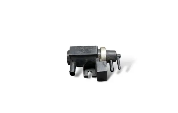 Mercedes-Benz A W169 Turbo solenoid valve A0051535528 70078200 05T122