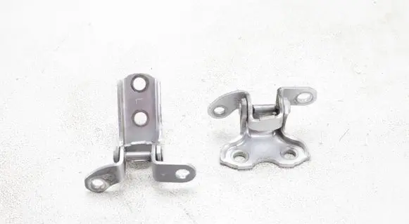 Toyota RAV 4 (XA40) Rear door hinge set 