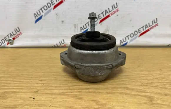 BMW X5 E53 Engine mount bracket 6758430