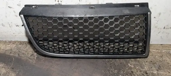 Renault Trafic II (X83) Front bumper upper radiator grill 8200044582