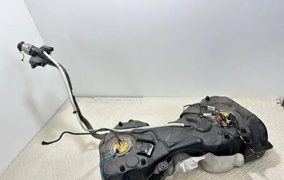 Audi Q3 F3 Fuel tank 5QF201021PS 39190 5QF919088B