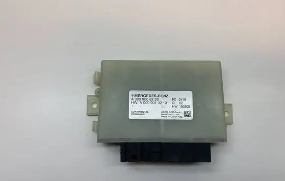 Mercedes-Benz C W206 Reducing agents exhaust control unit A0009008233 A3C0998350000 A0009010213