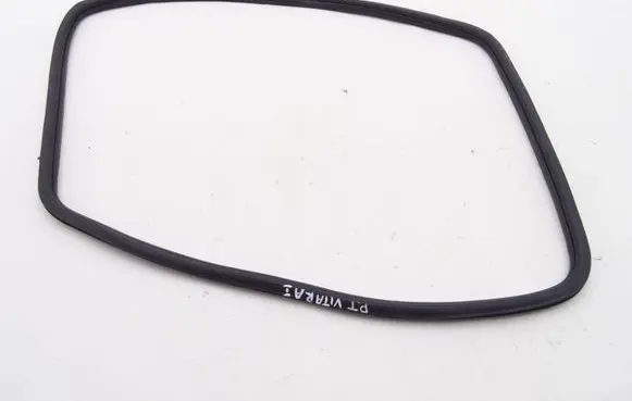 Suzuki Vitara (ET/TA) Rubber seal rear door window/glass 