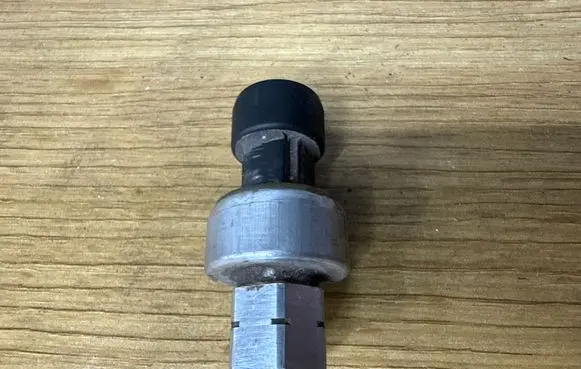 Opel Insignia A Air conditioning (A/C) pressure sensor 22678731