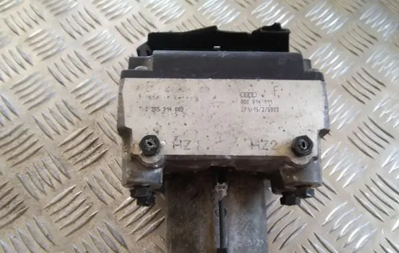 Audi A4 S4 B5 8D ABS Pump 0265214002 8D0614111