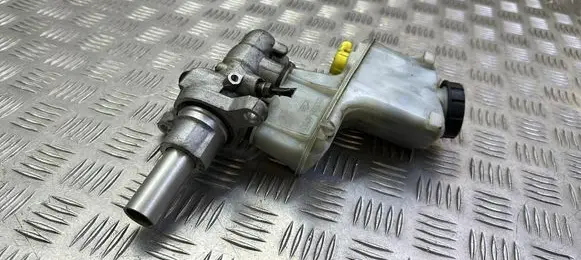 Master brake cylinder