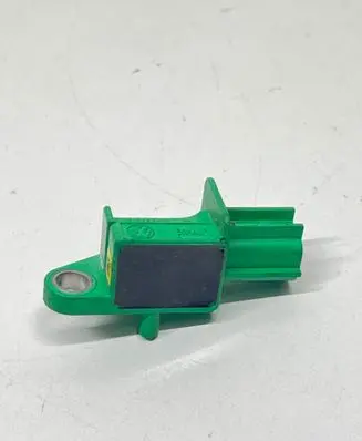 Volkswagen Touran I Airbag deployment crash/impact sensor 5M0909606A 5WK4393