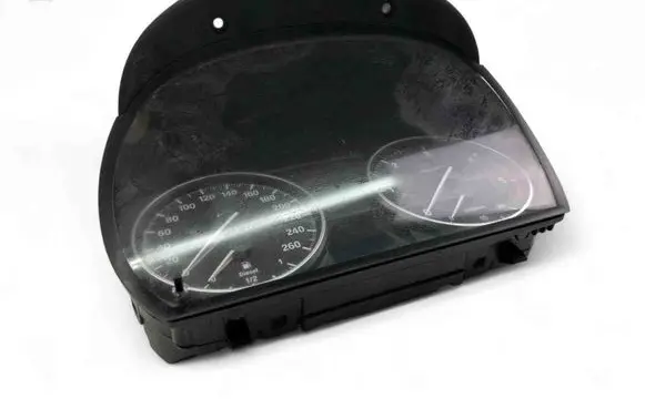 Speedometer (instrument cluster)