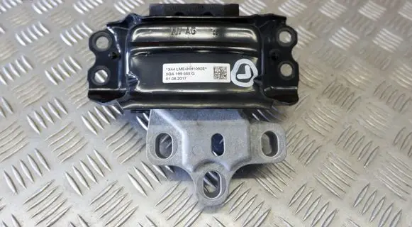 Engine mount bracket