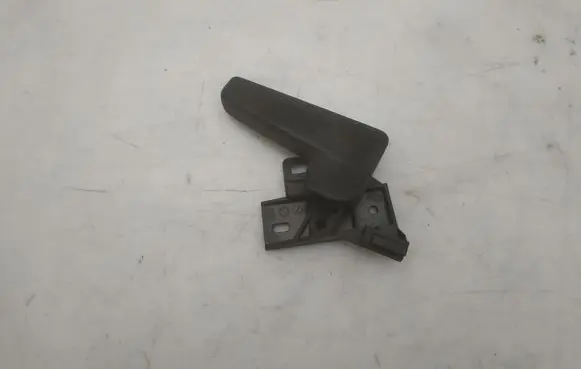 Volkswagen Golf VII Engine bonnet (hood) release handle 6R1823633