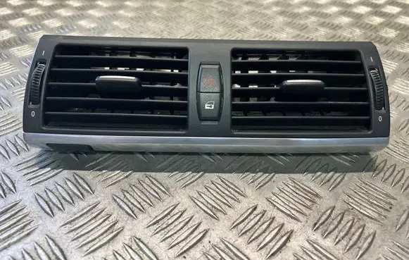 BMW X5 E70 Dash center air vent grill 7161801 7161802 6958654