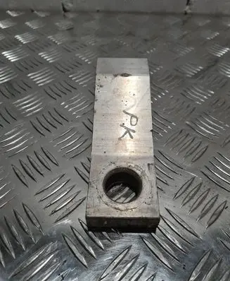Radiator mount bracket