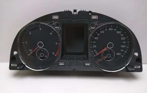 Volkswagen PASSAT B7 Speedometer (instrument cluster) 3C8920970H B640