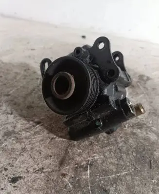 Ford Mondeo MK II Power steering pump 93BB3K738AC 90060