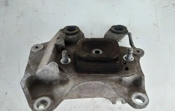 Renault Laguna III Engine mount bracket 112210001R