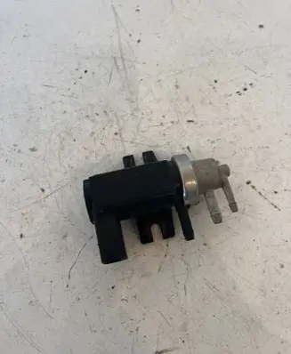 Volkswagen Golf IV Turbo solenoid valve 72290345