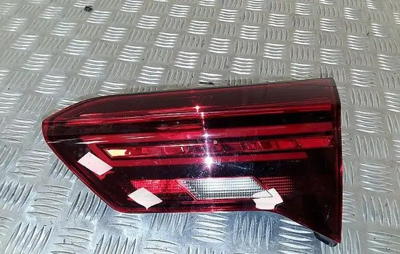 Tailgate rear/tail lights