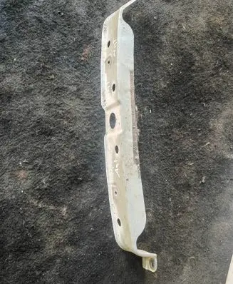 Opel Antara Fender mounting bracket