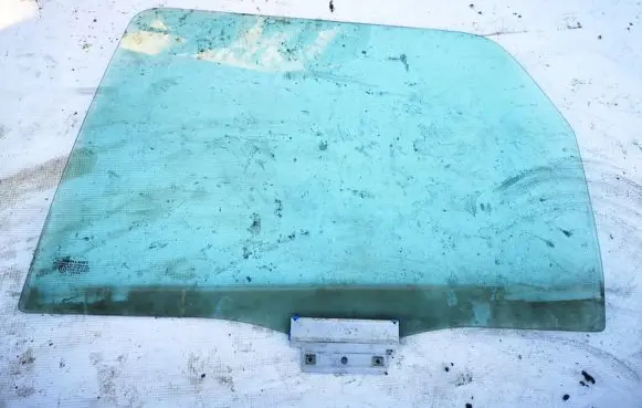Ford Mondeo MK II Rear door window glass