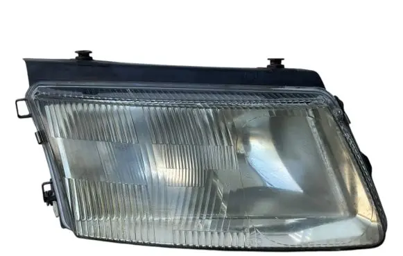 Volkswagen PASSAT B5 Headlight/headlamp 14742600
