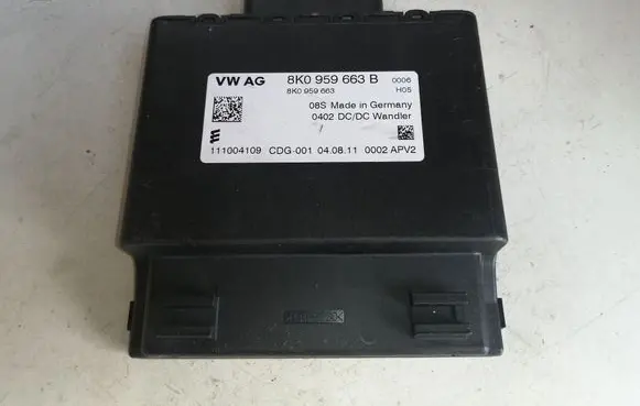 Audi A5 8T 8F Voltage converter/converter module 8K0959663B