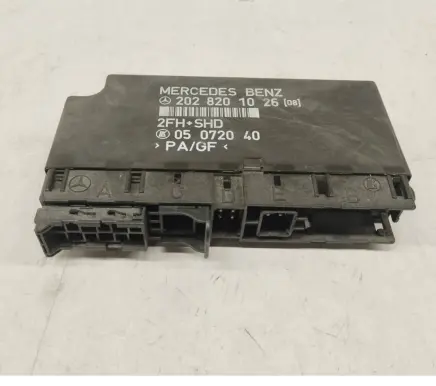 Mercedes-Benz E W124 Comfort/convenience module 2028201026 A2028201026