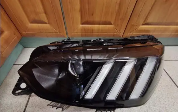 Peugeot 208 Headlight/headlamp 9841642080
